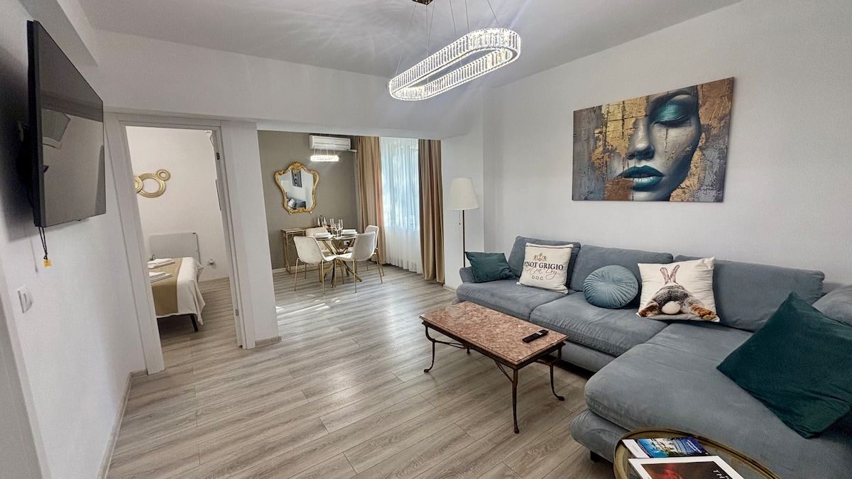 Living room with sofa and dining corner