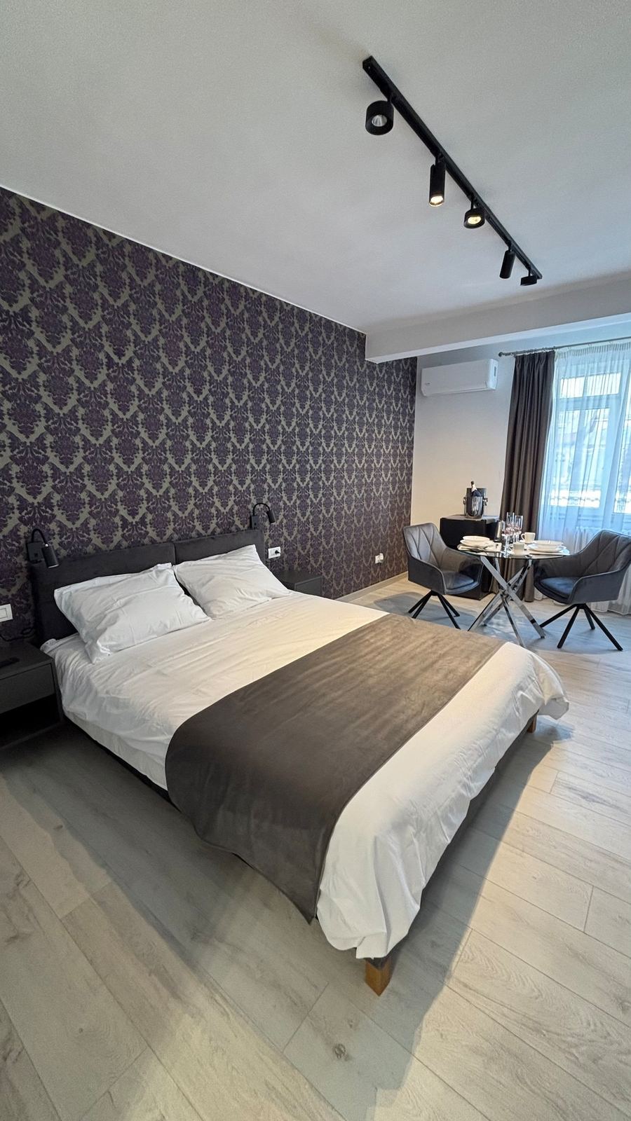 Studio with queen bed